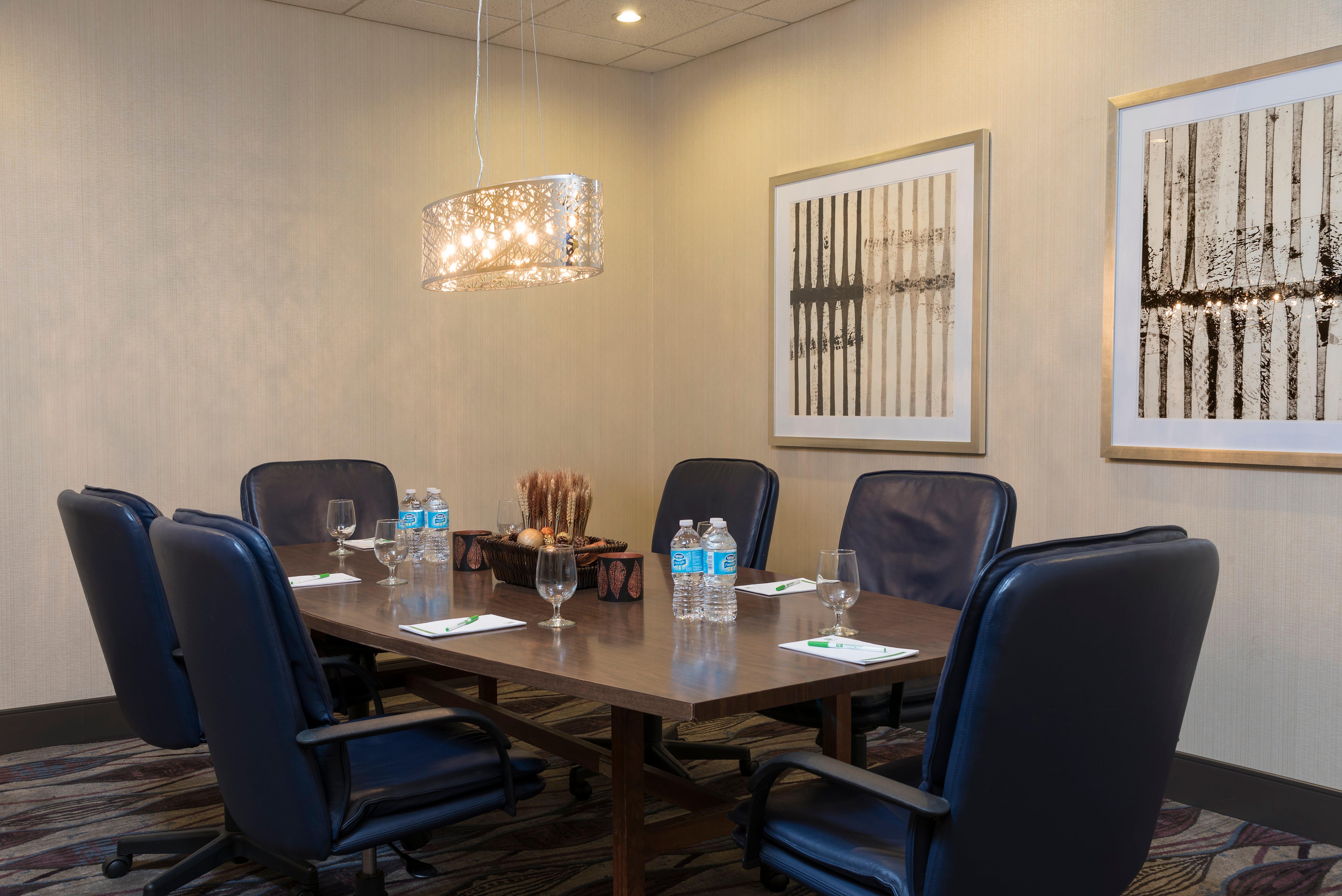 Holiday Inn Chicago - Elk Grove, An Ihg Hotel Elk Grove Village Bagian luar foto