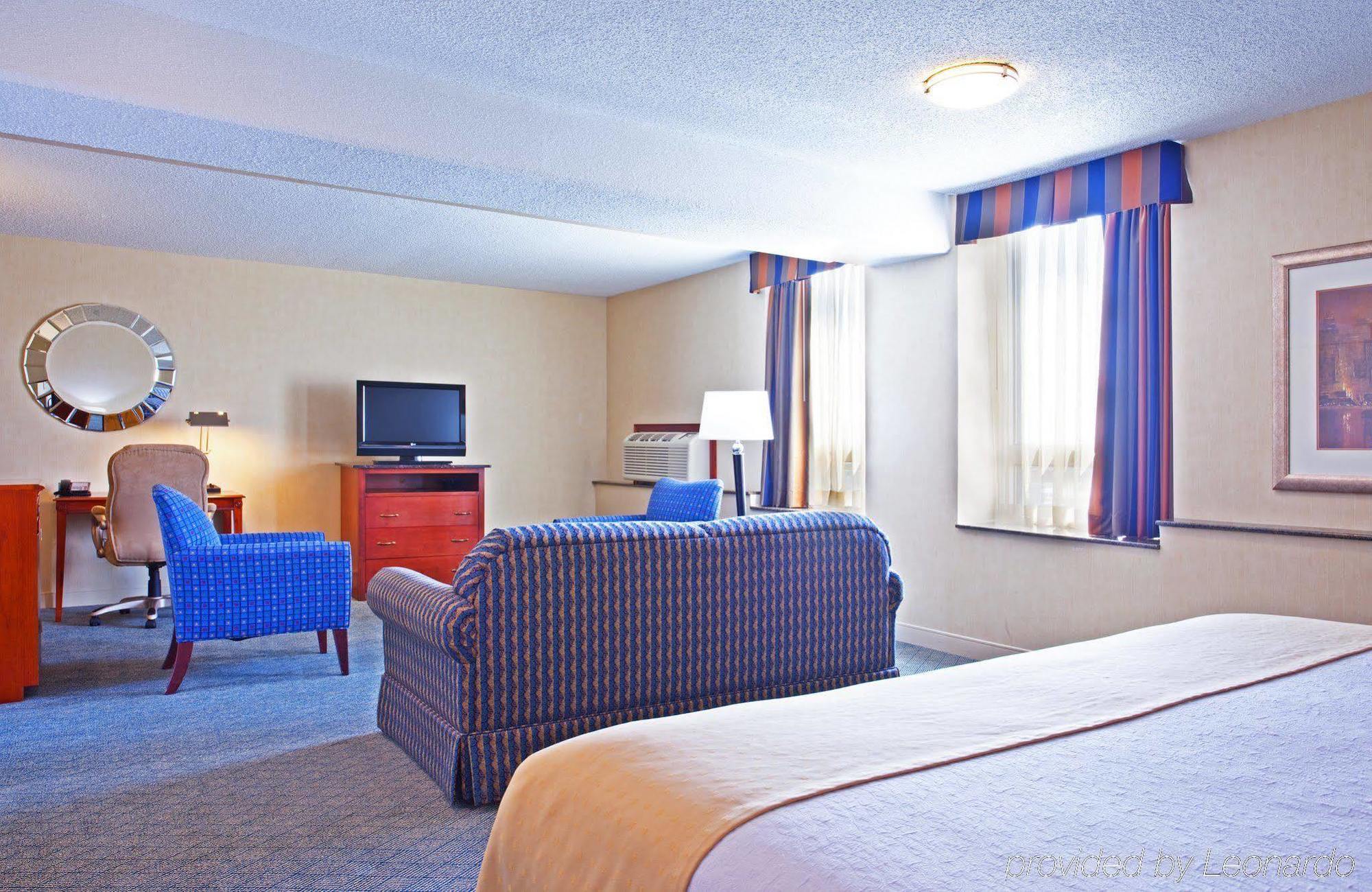 Holiday Inn Chicago - Elk Grove, An Ihg Hotel Elk Grove Village Bagian luar foto